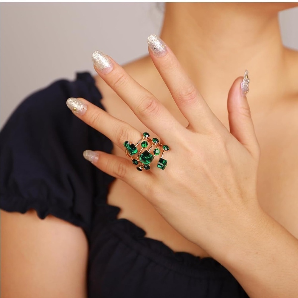 Emerald Luxe Green Crystal Coil Ring - Picture 5 of 6